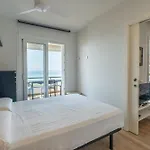 Frente Al Mar סיטגס